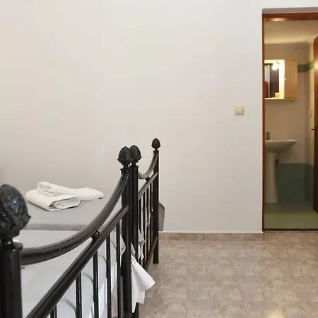 Semesterbostad Atropos Varvara